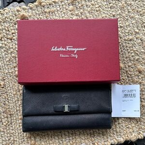 Salvatore Ferragamo Black Leather wallet